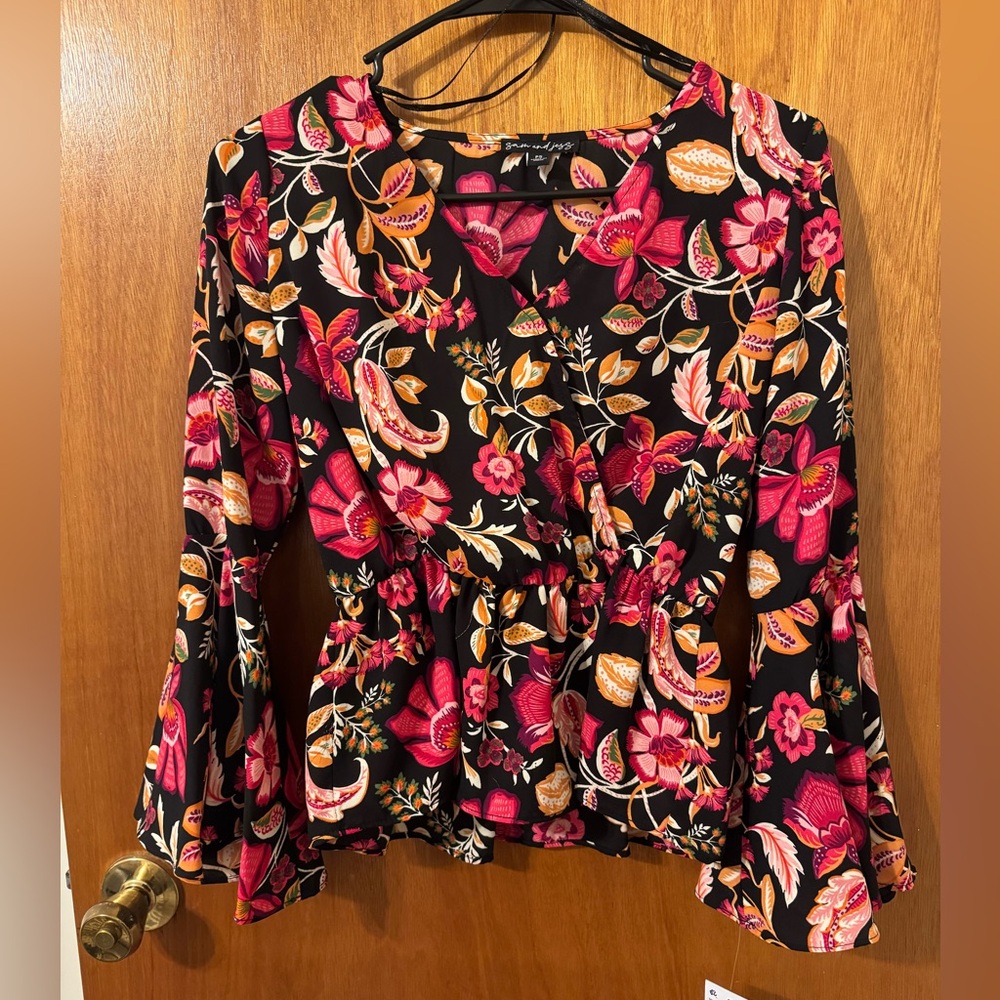 Floral Women's Top - Black and Pink